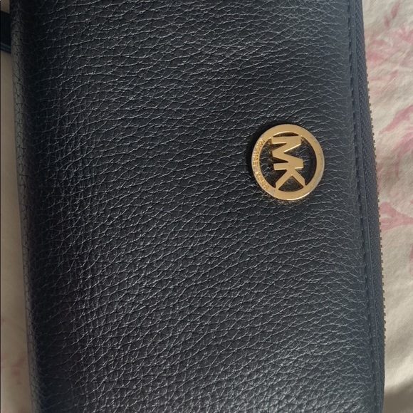 Michael Kors Wallet - Picture 3 of 5